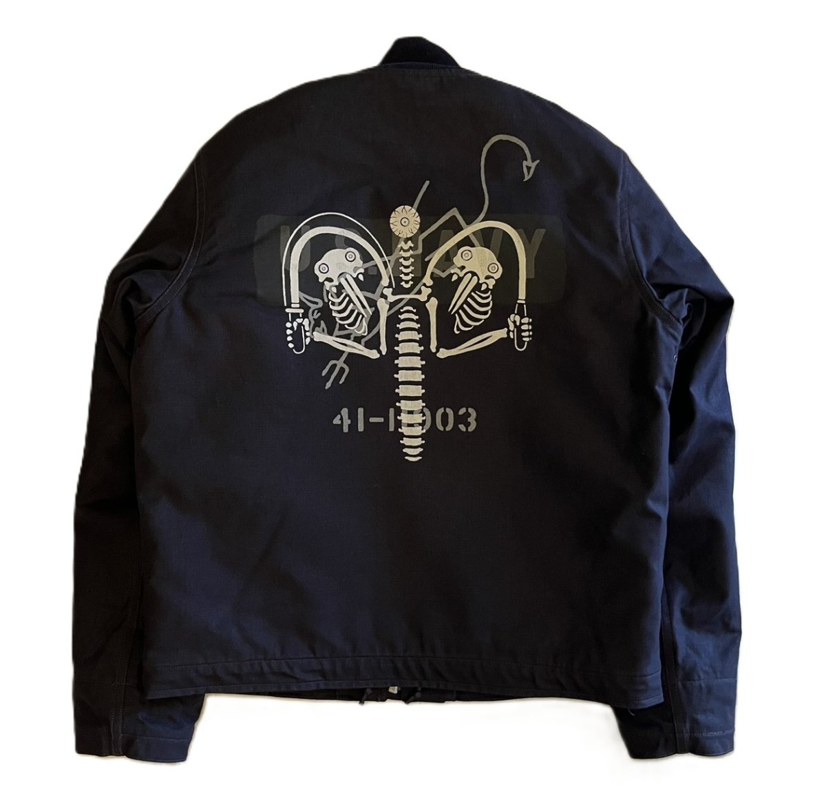 画像2: FREEWHEELERS & CO. ["KNUCKLE BONES" on "AAF 90thBG 400thBSQ" CIVILIAN DECK JACKET #2531004 DARK NAVY size.38,40,42,44] (2)