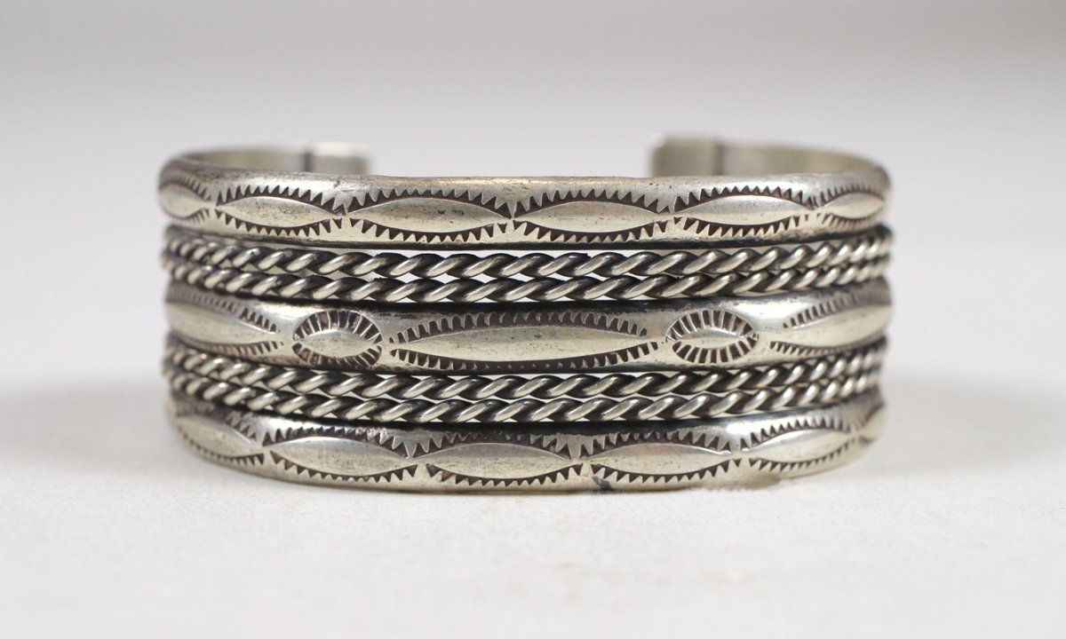 画像1: Navajo #2614 1970s "Vintage Bangle" (1)